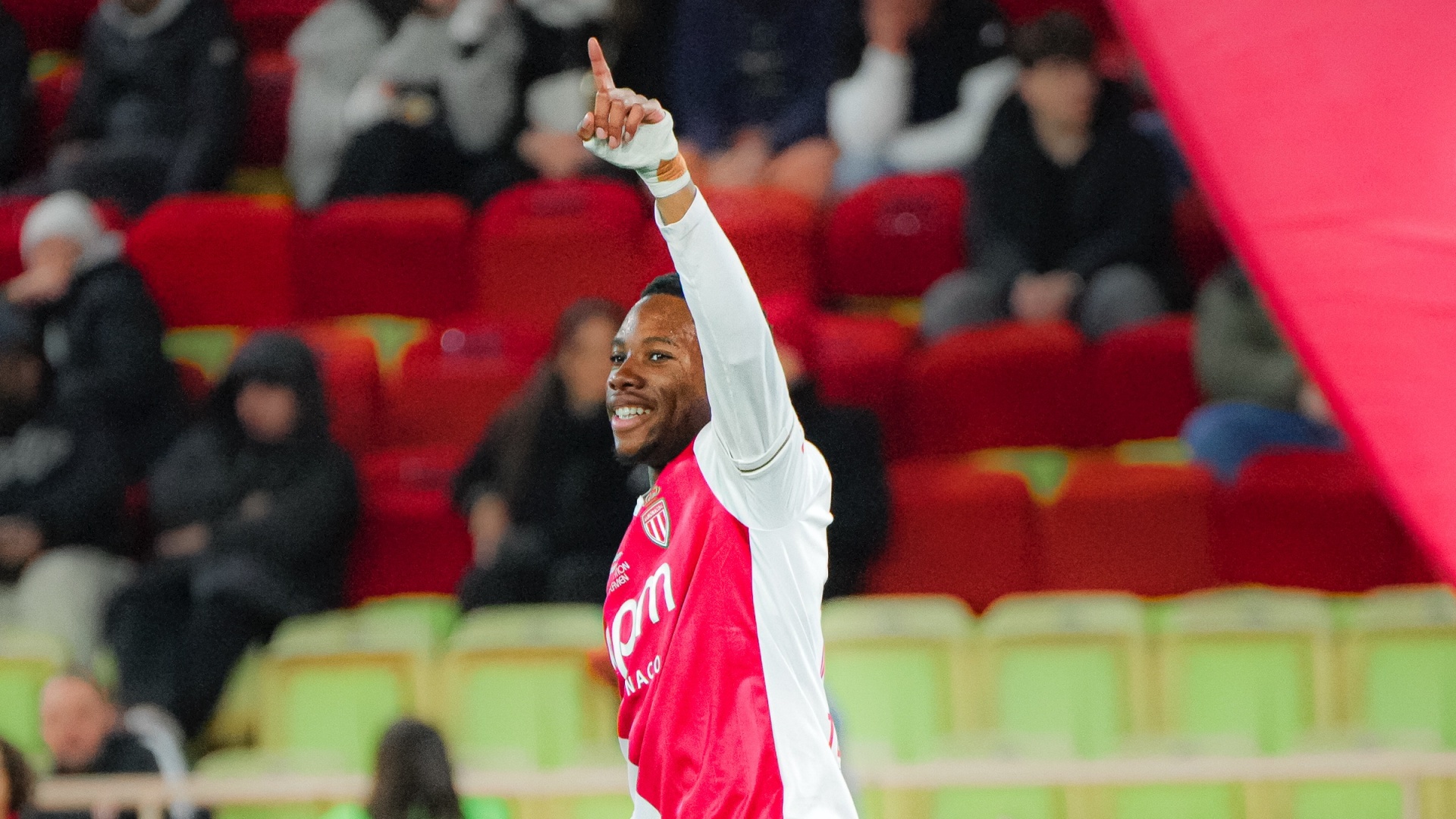 Monaco goleó 4-0 a Rennes en el Louis II, cortó cinco partidos sin ganar y llegó a 27 puntos; Rennes sigue sexto con 31 y ya suma tres sin triunfo.